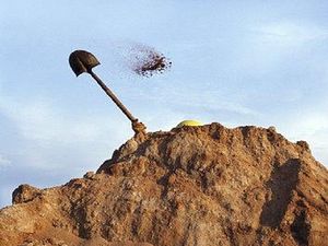 Затримали дубенчанина, який крав пісок на закинутому кар’єрі в Грядках