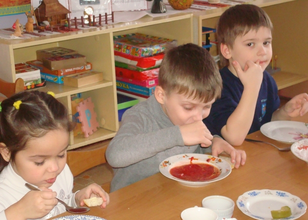 Як дубенські чиновники перевіряли якість харчування в найкращому дитсадку міста