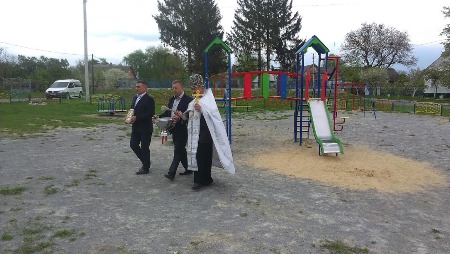 У РАЧИНІ — НОВИЙ ДИТЯЧИЙ МАЙДАНЧИК