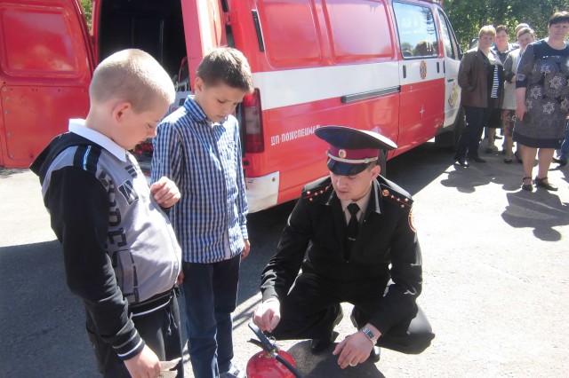 Дубенські рятувальники навчали школярів правилам безпечної життєдіяльності
