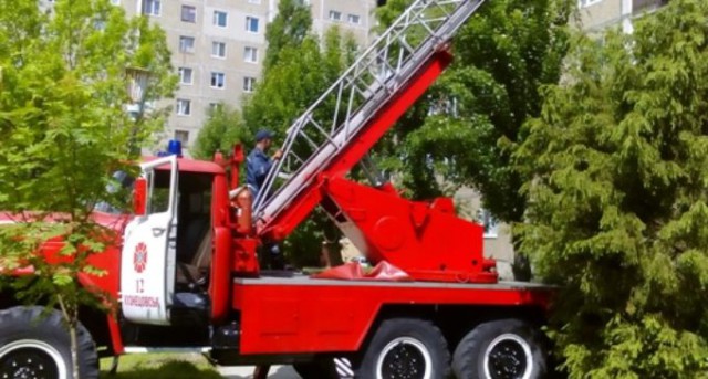 Рятувальники оперативно відчинили двері на 5 поверсі