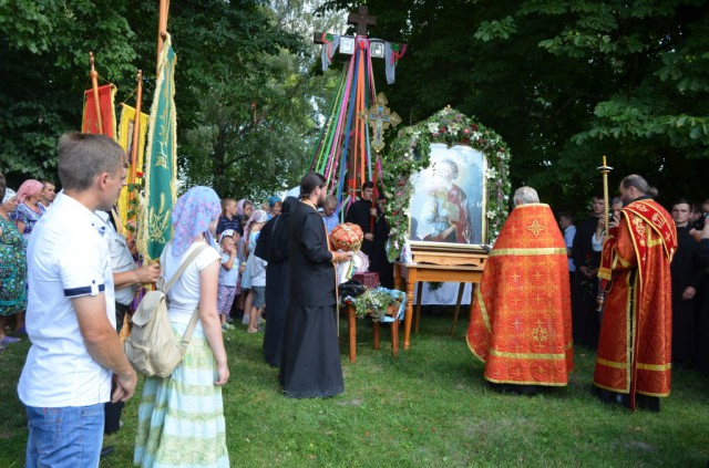 Близько тижня тривав Хресний хід із мощами мученика Вікентія-воїна