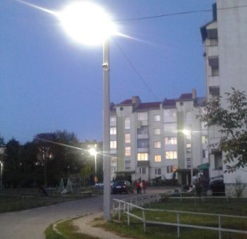 Військове містечко засяяло ліхтарями