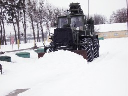 Наслідки негоди розчищають військові
