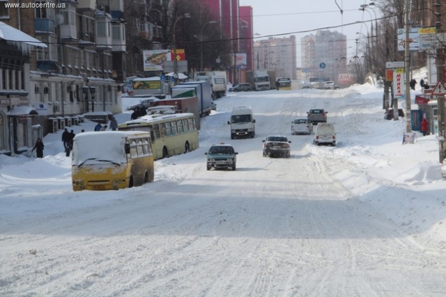 Водіїв закликають без потреби не виїжджати