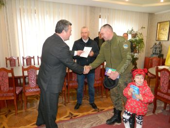 Дубенському бійцю АТО вручили ордер на житло