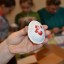 Дубенських дітей вчили робити писанки-магніти