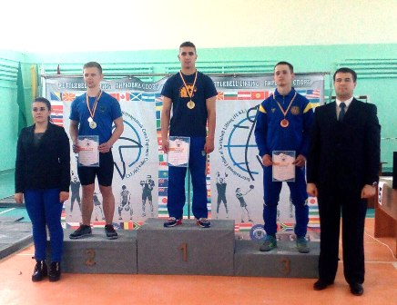 Дубенські гирьовики здобули три 