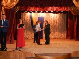 Відзначили успішних учнів Дубна за підсумками навчального року