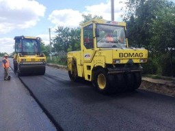 У Тараканові нарешті ремонтують проблемний відрізок дороги