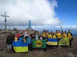 Юні дубенські туристи підкорили Говерлу