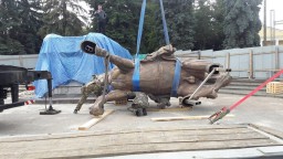 Скандальний пам'ятник вже у Дубні