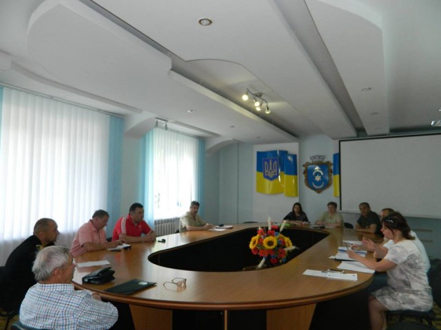 Громадська рада Дубна обговорила проблему безпритульних тварин у місті