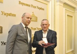 Директор Мирогощанської школи отримав премію Верховної Ради України