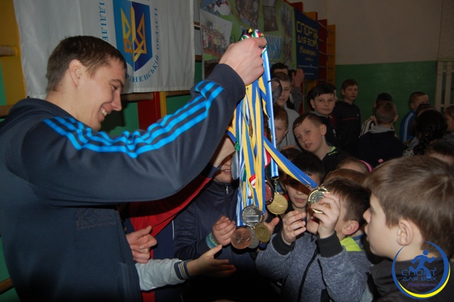 Майстер спорту України провів «Розминку від чемпіона» в Іваннівській школі