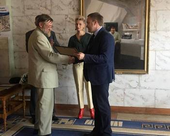 Дубенський письменник отримав обласну літературну премію