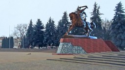 Обіцяють, що пам'ятник "коню" буде в Дубні до початку жовтня